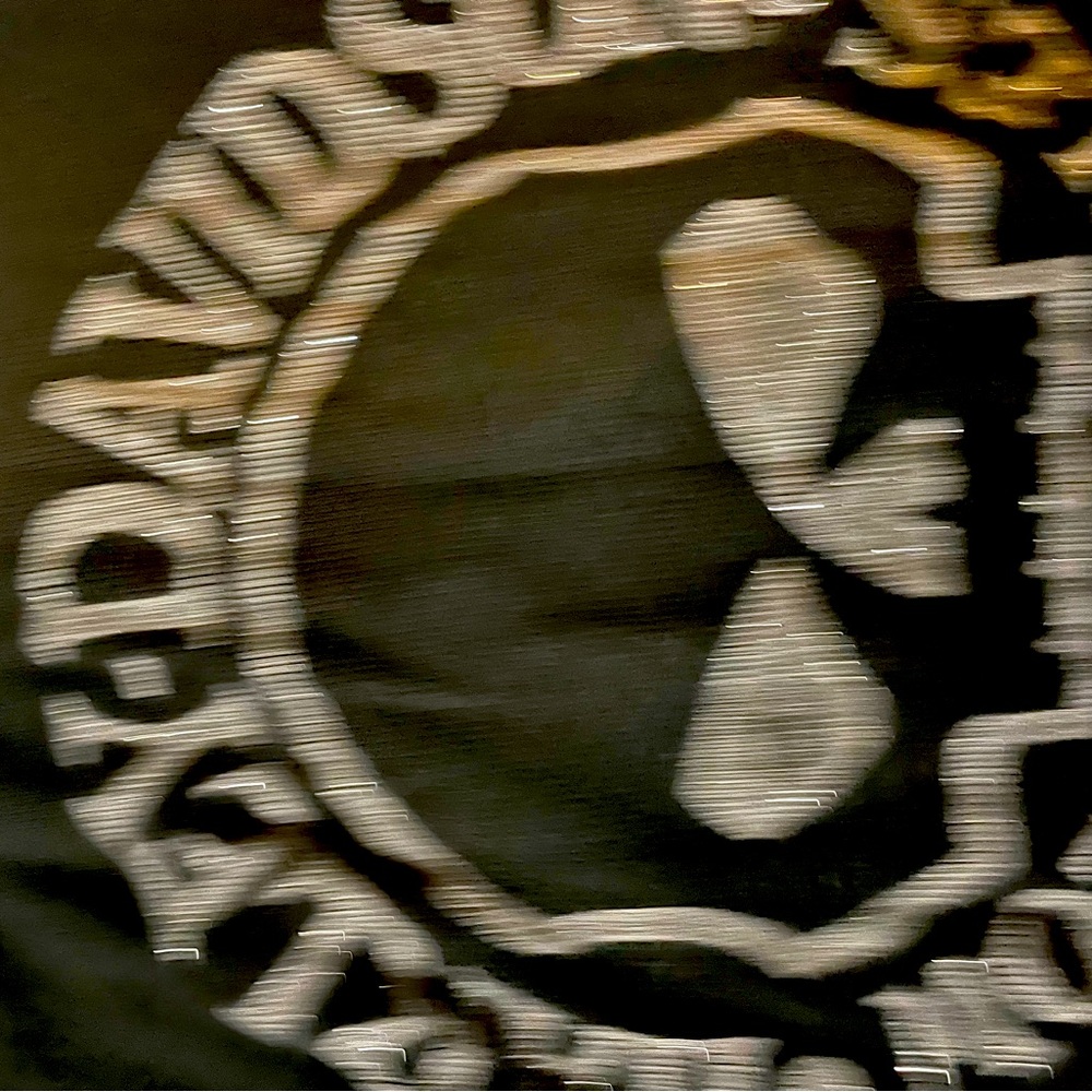 HD T - Picture 2 of 3